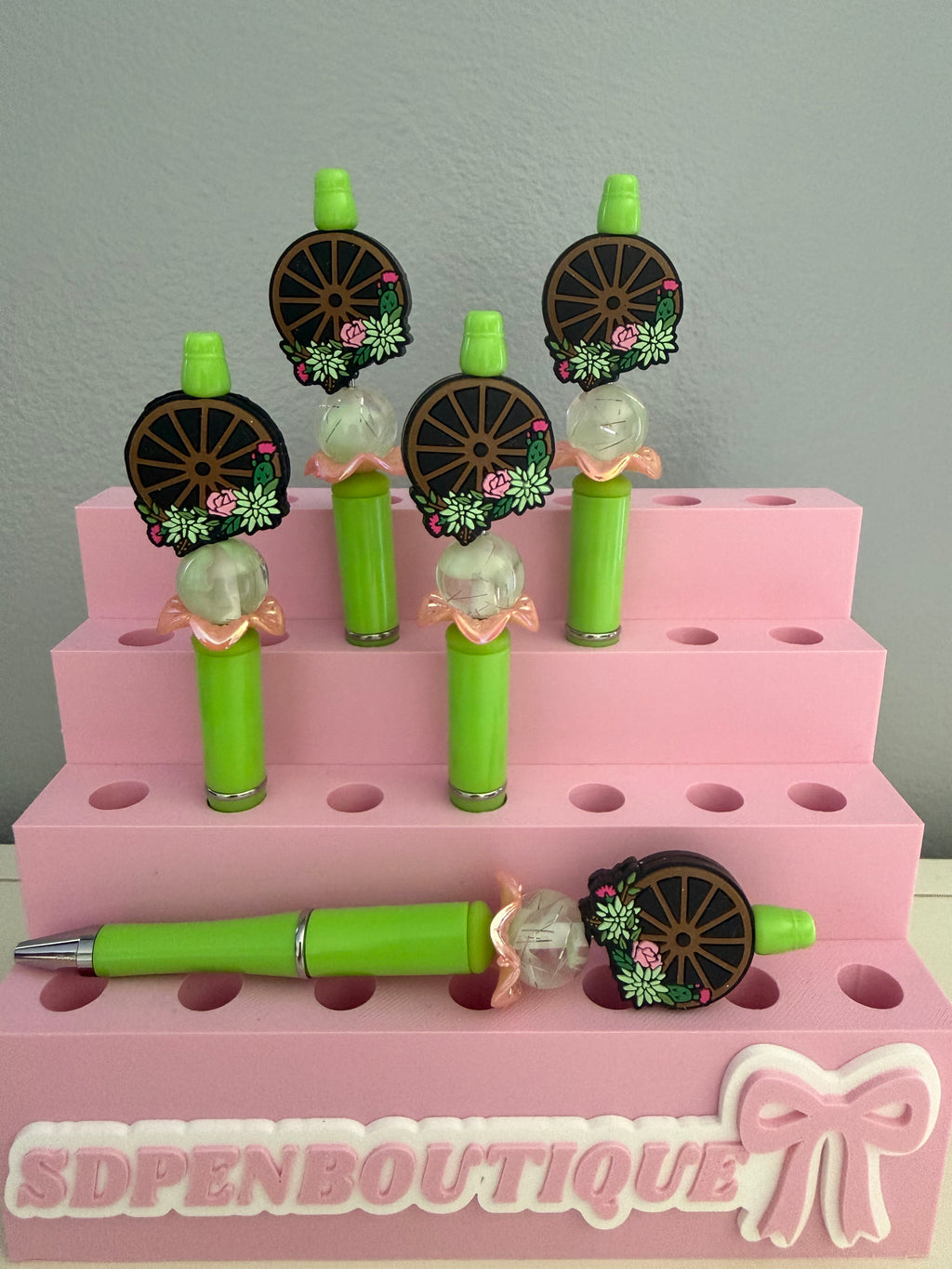 Wagon Wheel Beaded Pen