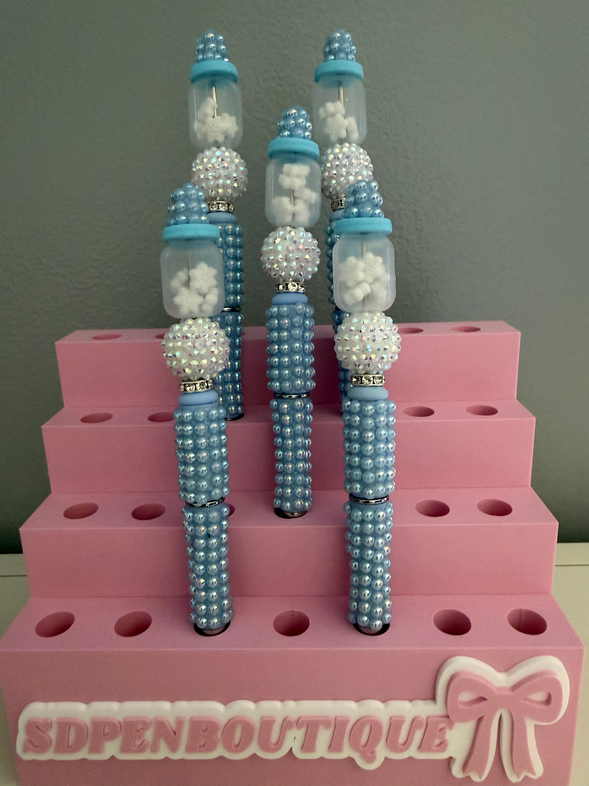 Snowflakes Shaker Bottle on a Pearl Pen