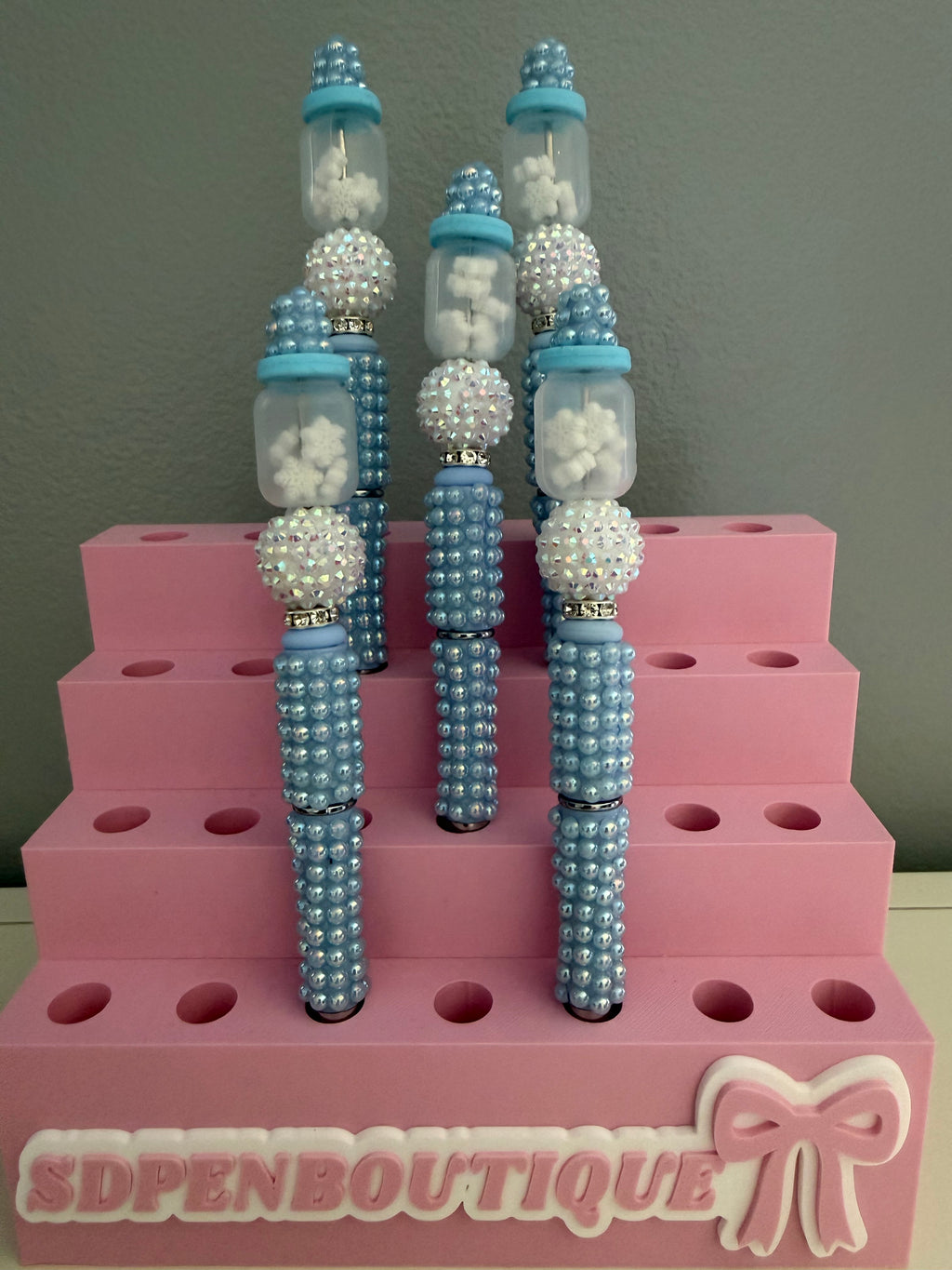 Snowflakes Shaker Bottle on a Pearl Pen