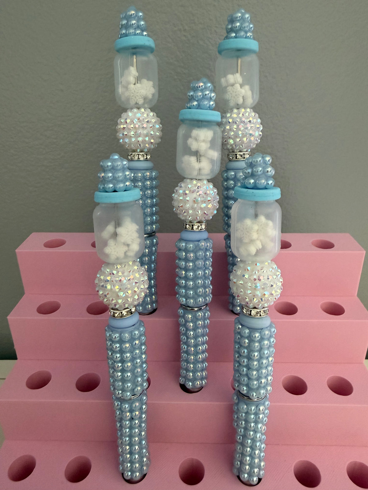 Snowflakes Shaker Bottle on a Pearl Pen