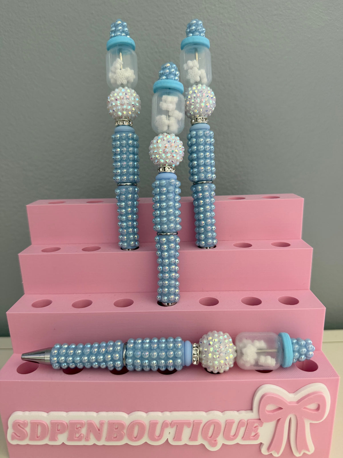 Snowflakes Shaker Bottle on a Pearl Pen